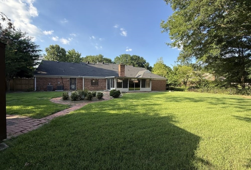 7637 CROSS VILLAGE DR, Germantown, Tennessee 38138, 4 Bedrooms Bedrooms, 8 Rooms Rooms,3 BathroomsBathrooms,Residential,For Sale,CROSS VILLAGE,10224593