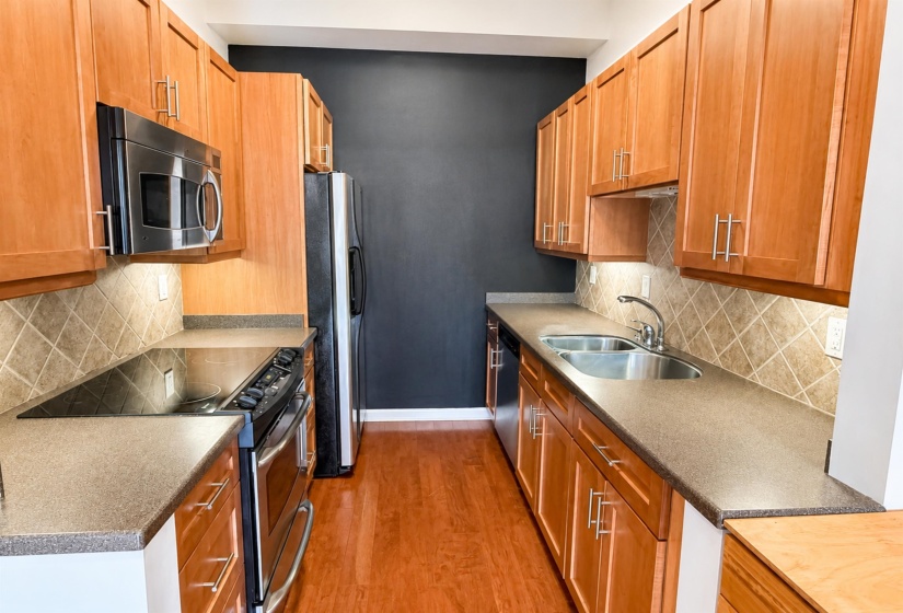 66 MONROE AVE, Memphis, Tennessee 38103, 1 Bedroom Bedrooms, 3 Rooms Rooms,1 BathroomBathrooms,Residential,For Sale,MONROE,10224594