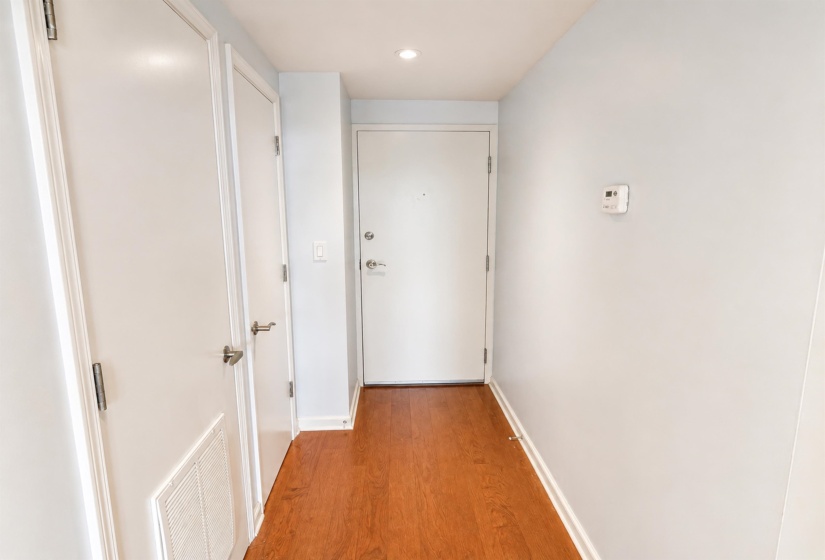 66 MONROE AVE, Memphis, Tennessee 38103, 1 Bedroom Bedrooms, 3 Rooms Rooms,1 BathroomBathrooms,Residential,For Sale,MONROE,10224594