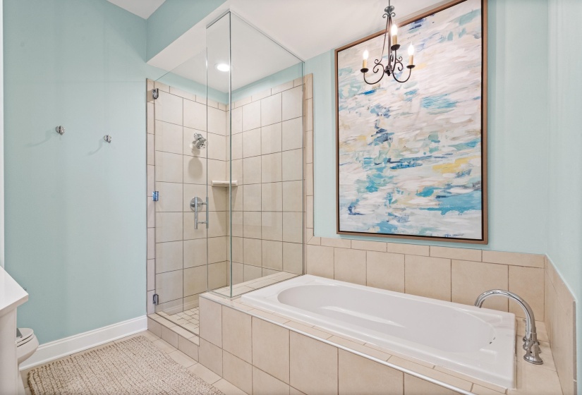 717 RIVERSIDE DR, Memphis, Tennessee 38103, 2 Bedrooms Bedrooms, 5 Rooms Rooms,2 BathroomsBathrooms,Residential,For Sale,RIVERSIDE,10224600