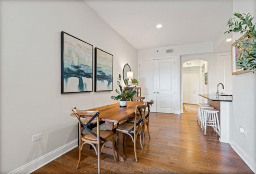 717 RIVERSIDE DR, Memphis, Tennessee 38103, 2 Bedrooms Bedrooms, 5 Rooms Rooms,2 BathroomsBathrooms,Residential,For Sale,RIVERSIDE,10224600