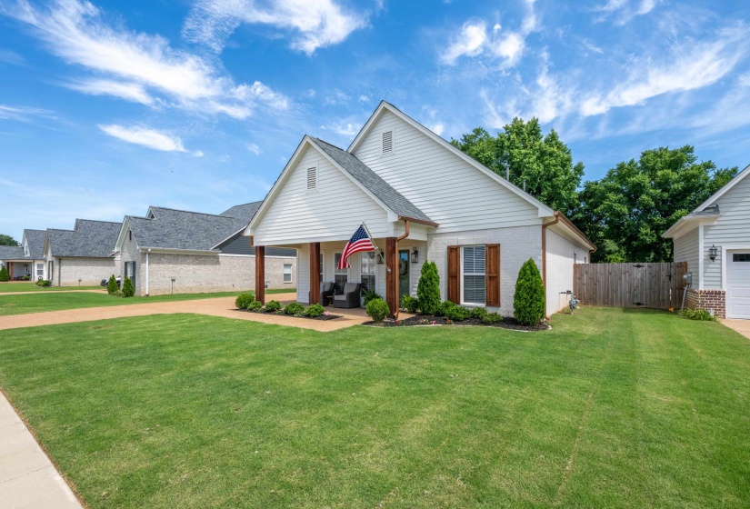 2866 HIGH POINTE AVE, Southaven, Mississippi 38672, 3 Bedrooms Bedrooms, 6 Rooms Rooms,0.3 BathroomBathrooms,Residential,For Sale,HIGH POINTE,10224603