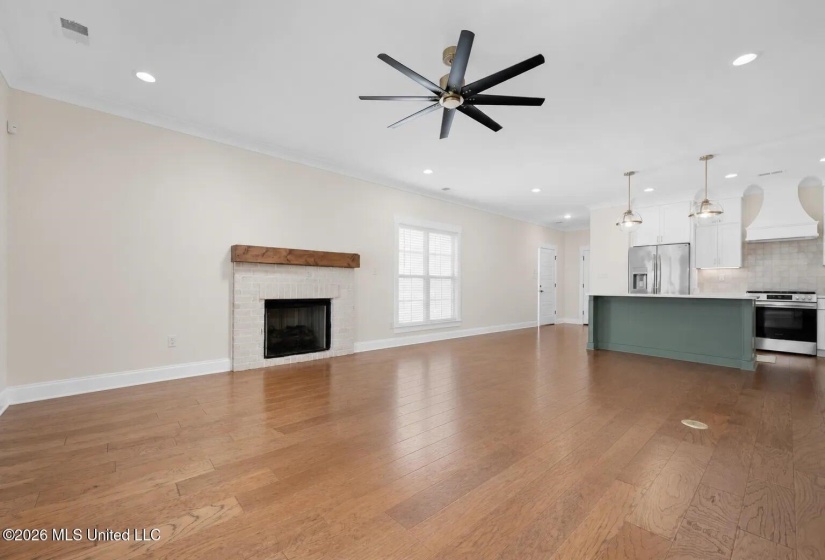2866 HIGH POINTE AVE, Southaven, Mississippi 38672, 3 Bedrooms Bedrooms, 6 Rooms Rooms,0.3 BathroomBathrooms,Residential,For Sale,HIGH POINTE,10224603