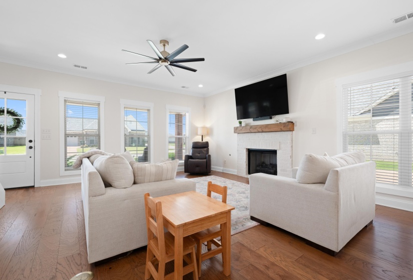 2866 HIGH POINTE AVE, Southaven, Mississippi 38672, 3 Bedrooms Bedrooms, 6 Rooms Rooms,0.3 BathroomBathrooms,Residential,For Sale,HIGH POINTE,10224603