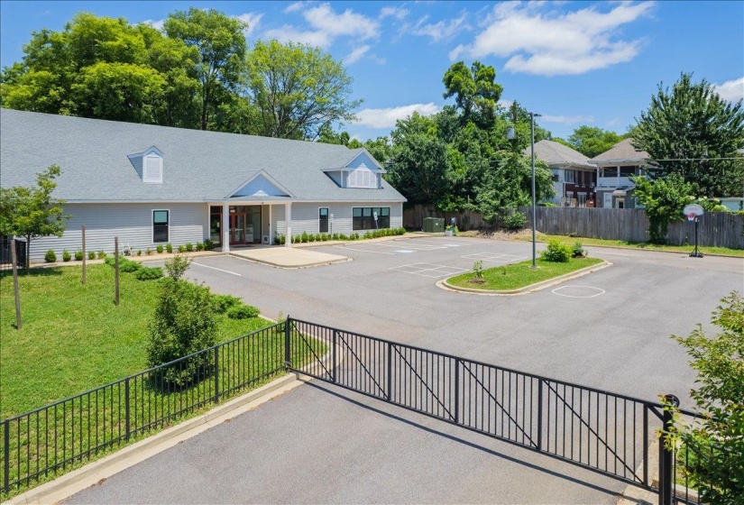 1430 POPLAR AVE, Memphis, Tennessee 38104, ,Commercial/industrial,For Sale,POPLAR,10224618