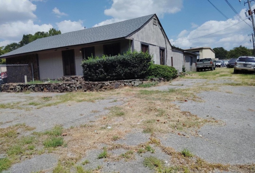 3230 LINDA DR, Memphis, Tennessee 38118, 0 , 0 ,0,Commercial/industrial,For Sale,LINDA,0,10224649