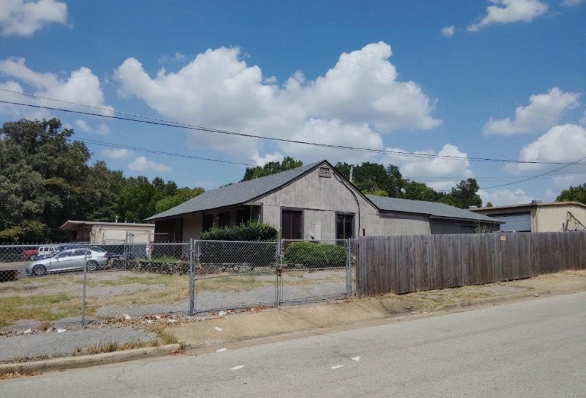 3230 LINDA DR, Memphis, Tennessee 38118, 0 , 0 ,0,Commercial/industrial,For Sale,LINDA,0,10224649