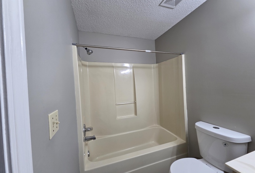 7733 SHADOWLAND DR, Memphis, Tennessee 38125-2851, 2 Bedrooms Bedrooms, 5 Rooms Rooms,2 BathroomsBathrooms,Rental Properties,For Sale,SHADOWLAND,10224616