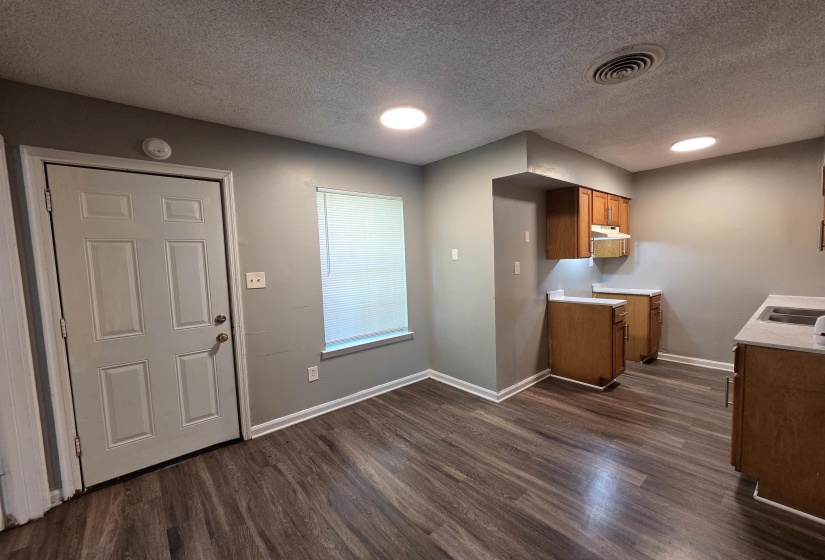 3277 VALLEY STREAM CV, Memphis, Tennessee 38128-1024, 4 Bedrooms Bedrooms, 6 Rooms Rooms,2 BathroomsBathrooms,Rental Properties,For Sale,VALLEY STREAM,10224617