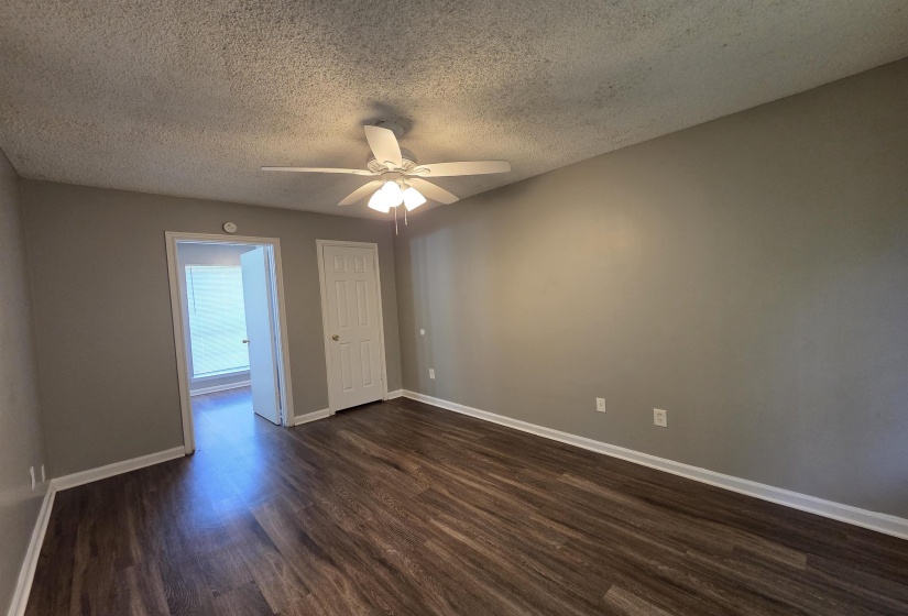 3277 VALLEY STREAM CV, Memphis, Tennessee 38128-1024, 4 Bedrooms Bedrooms, 6 Rooms Rooms,2 BathroomsBathrooms,Rental Properties,For Sale,VALLEY STREAM,10224617