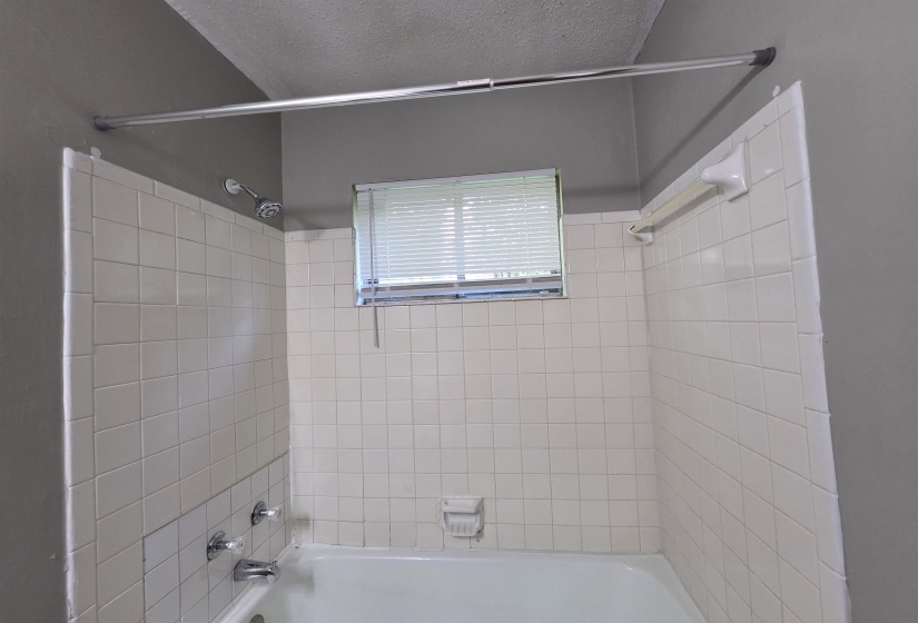 3277 VALLEY STREAM CV, Memphis, Tennessee 38128-1024, 4 Bedrooms Bedrooms, 6 Rooms Rooms,2 BathroomsBathrooms,Rental Properties,For Sale,VALLEY STREAM,10224617