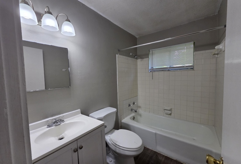 3277 VALLEY STREAM CV, Memphis, Tennessee 38128-1024, 4 Bedrooms Bedrooms, 6 Rooms Rooms,2 BathroomsBathrooms,Rental Properties,For Sale,VALLEY STREAM,10224617