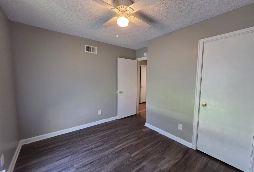 3277 VALLEY STREAM CV, Memphis, Tennessee 38128-1024, 4 Bedrooms Bedrooms, 6 Rooms Rooms,2 BathroomsBathrooms,Rental Properties,For Sale,VALLEY STREAM,10224617