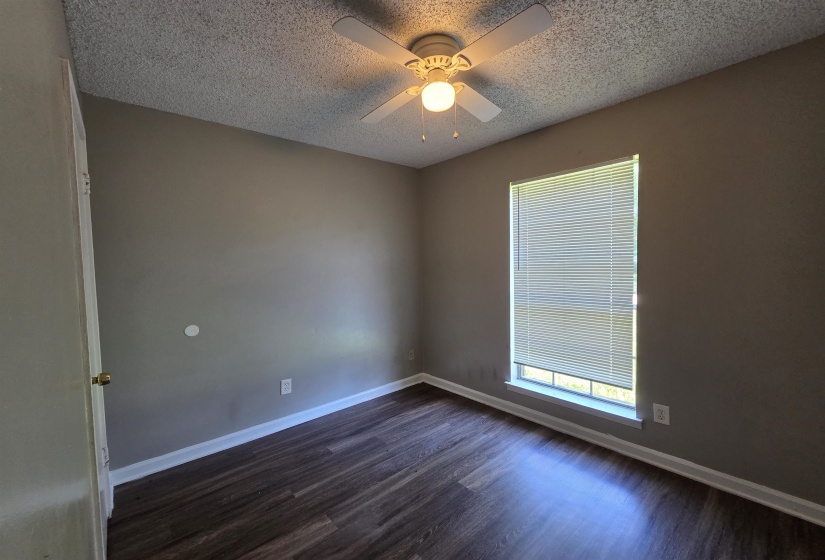 3277 VALLEY STREAM CV, Memphis, Tennessee 38128-1024, 4 Bedrooms Bedrooms, 6 Rooms Rooms,2 BathroomsBathrooms,Rental Properties,For Sale,VALLEY STREAM,10224617