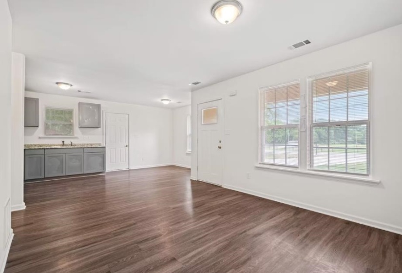 5 BYFIELD DR, Memphis, Tennessee 38109, 4 Bedroom Bedrooms, 6 Room Rooms,2 BathroomBathrooms,Residential,For Sale,BYFIELD,0,10210386