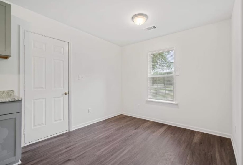 5 BYFIELD DR, Memphis, Tennessee 38109, 4 Bedroom Bedrooms, 6 Room Rooms,2 BathroomBathrooms,Residential,For Sale,BYFIELD,0,10210386