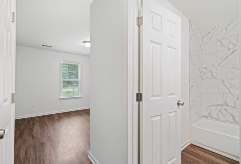 5 BYFIELD DR, Memphis, Tennessee 38109, 4 Bedroom Bedrooms, 6 Room Rooms,2 BathroomBathrooms,Residential,For Sale,BYFIELD,0,10210386