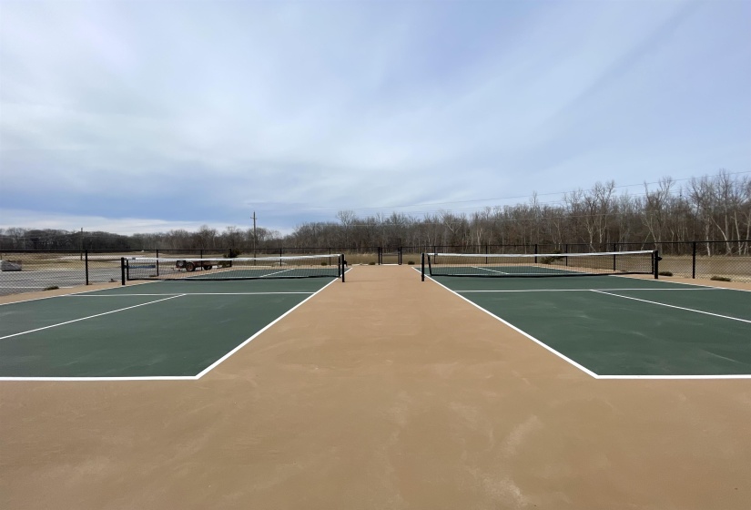 295 ARROWWOOD TRL, Oakland, Tennessee 38060, 4 Bedrooms Bedrooms, 9 Rooms Rooms,2 BathroomsBathrooms,Residential,For Sale,ARROWWOOD,10213932