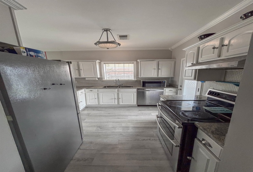 800 SILVER SANDS DR, Memphis, Tennessee 38018, 3 Bedroom Bedrooms, 6 Room Rooms,2.1 BathroomBathrooms,Residential,For Sale,SILVER SANDS,0,10222722
