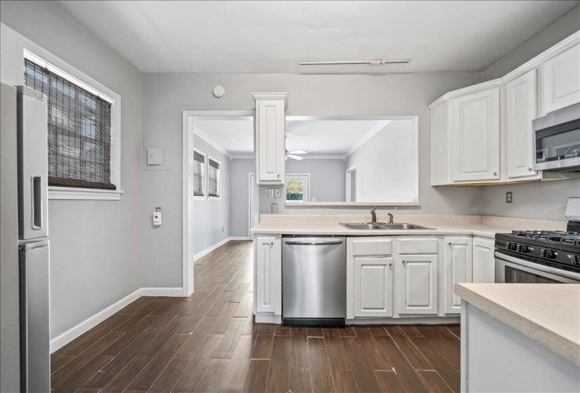 882 HAWTHORNE ST, Memphis, Tennessee 38107, 2 Bedrooms Bedrooms, 6 Rooms Rooms,2 BathroomsBathrooms,Residential,For Sale,HAWTHORNE,10224632