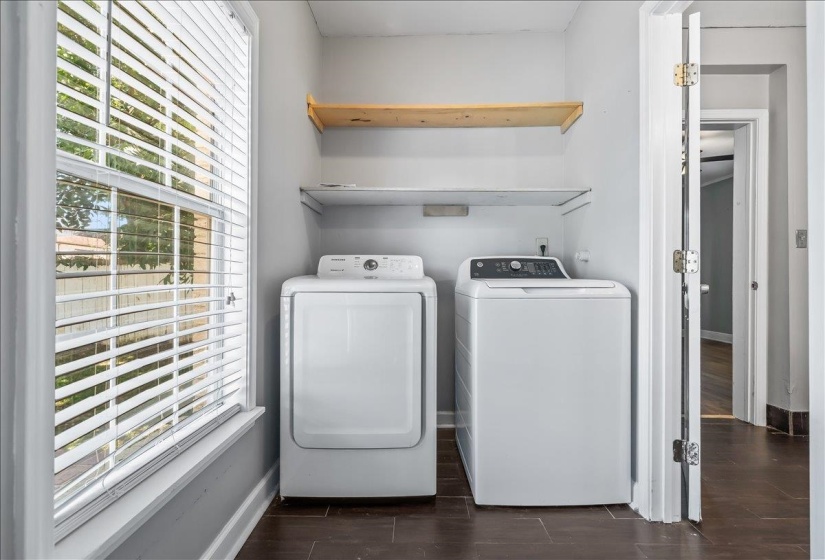 882 HAWTHORNE ST, Memphis, Tennessee 38107, 2 Bedrooms Bedrooms, 6 Rooms Rooms,2 BathroomsBathrooms,Residential,For Sale,HAWTHORNE,10224632