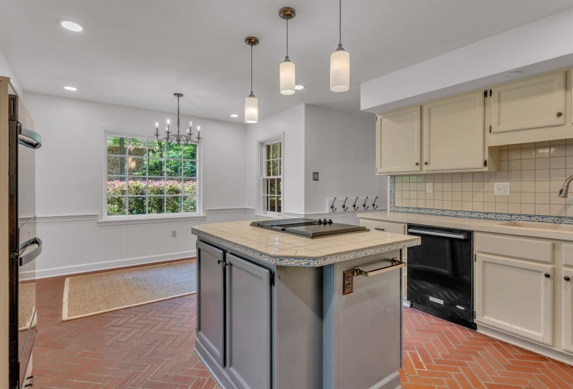 2391 YESTER OAKS DR, Germantown, Tennessee 38139, 4 Bedrooms Bedrooms, 10 Rooms Rooms,2.1 BathroomsBathrooms,Residential,For Sale,YESTER OAKS,10224639