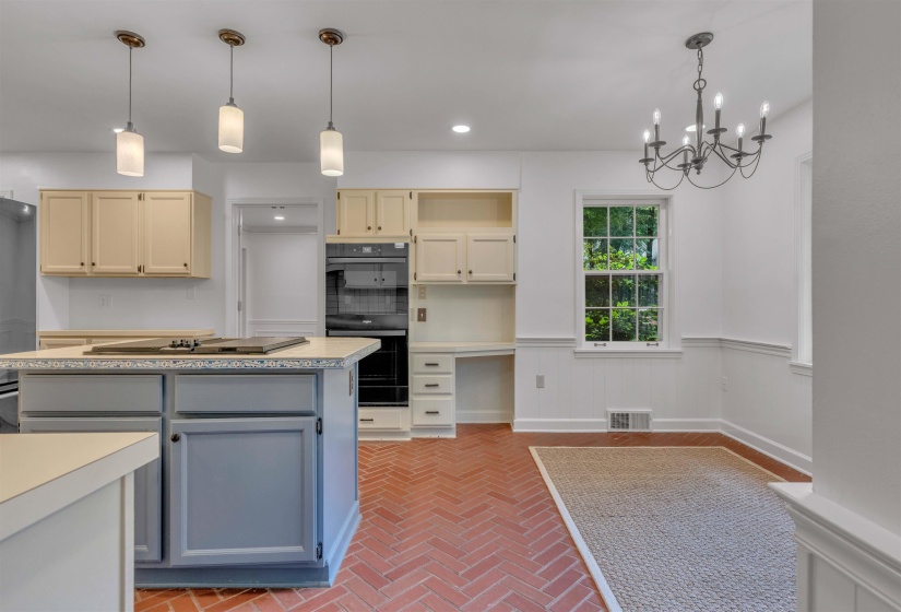 2391 YESTER OAKS DR, Germantown, Tennessee 38139, 4 Bedrooms Bedrooms, 10 Rooms Rooms,2.1 BathroomsBathrooms,Residential,For Sale,YESTER OAKS,10224639