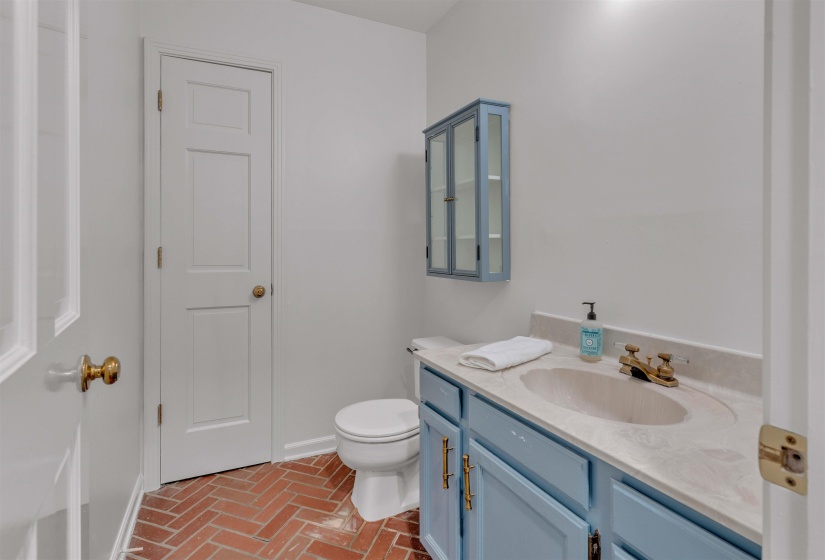 2391 YESTER OAKS DR, Germantown, Tennessee 38139, 4 Bedrooms Bedrooms, 10 Rooms Rooms,2.1 BathroomsBathrooms,Residential,For Sale,YESTER OAKS,10224639