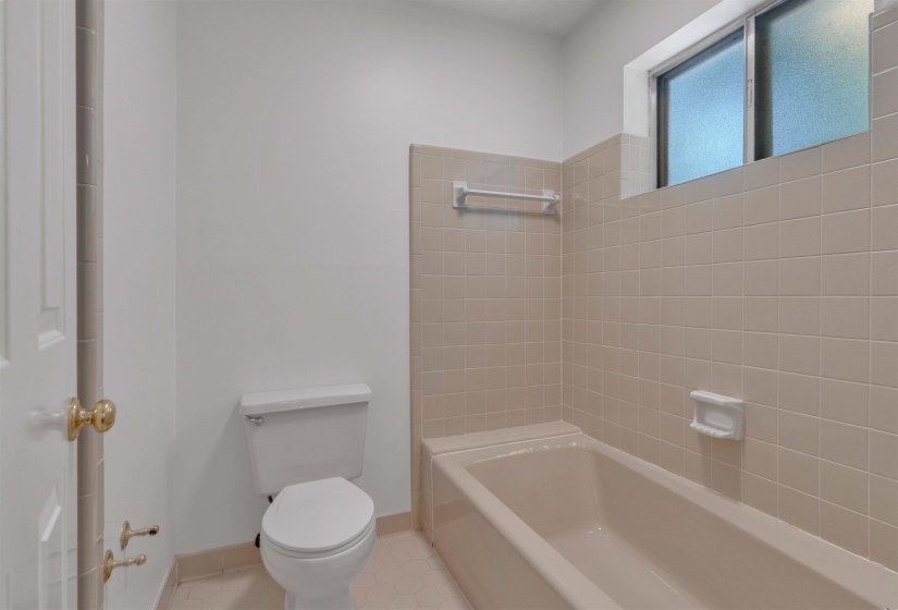 2391 YESTER OAKS DR, Germantown, Tennessee 38139, 4 Bedrooms Bedrooms, 10 Rooms Rooms,2.1 BathroomsBathrooms,Residential,For Sale,YESTER OAKS,10224639