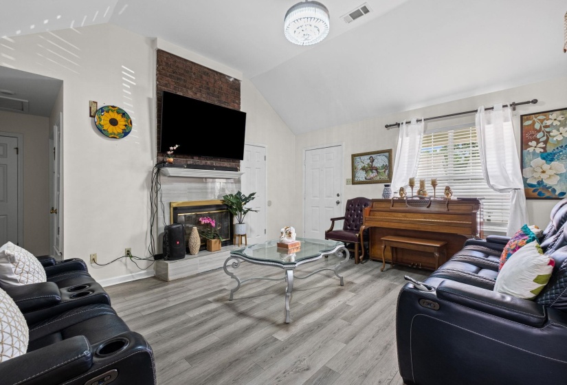 7492 KRISTYWOOD CV, Memphis, Tennessee 38133, 3 Bedrooms Bedrooms, 5 Rooms Rooms,2 BathroomsBathrooms,Residential,For Sale,KRISTYWOOD,10224645