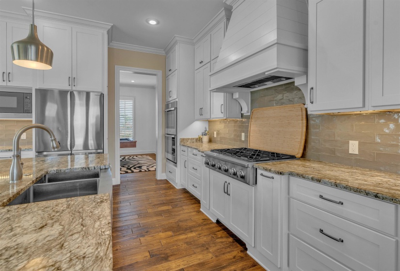 1562 PAINTED HORSE PASS, Collierville, Tennessee 38017, 5 Bedrooms Bedrooms, 9 Rooms Rooms,5.1 BathroomsBathrooms,Residential,For Sale,PAINTED HORSE,10224646