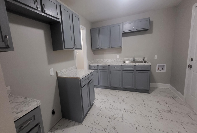 4220 GAILWOOD DR, Memphis, Tennessee 38122, 3 Bedrooms Bedrooms, 5 Rooms Rooms,1 BathroomBathrooms,Rental Properties,For Sale,GAILWOOD,10224657
