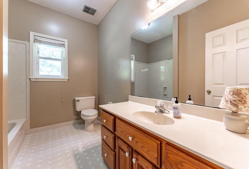 8740 OLD BROWNSVILLE RD, Bartlett, Tennessee 38002, 4 Bedrooms Bedrooms, 7 Rooms Rooms,3.1 BathroomsBathrooms,Residential,For Sale,OLD BROWNSVILLE,10224666