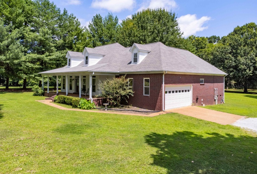 8740 OLD BROWNSVILLE RD, Bartlett, Tennessee 38002, 4 Bedrooms Bedrooms, 7 Rooms Rooms,3.1 BathroomsBathrooms,Residential,For Sale,OLD BROWNSVILLE,10224666