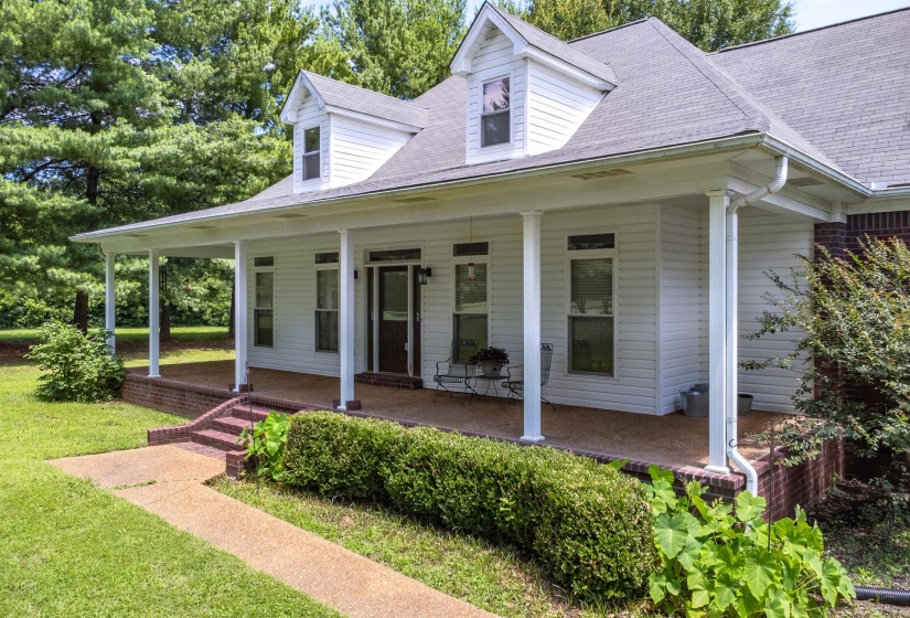 8740 OLD BROWNSVILLE RD, Bartlett, Tennessee 38002, 4 Bedrooms Bedrooms, 7 Rooms Rooms,3.1 BathroomsBathrooms,Residential,For Sale,OLD BROWNSVILLE,10224666