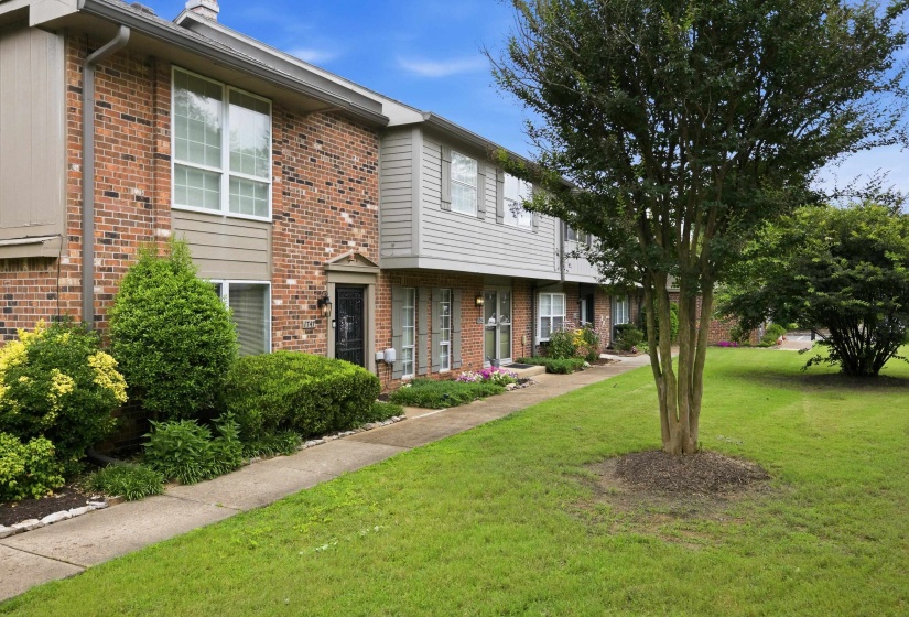 1747 CROOKED CREEK LN, Germantown, Tennessee 38138, 2 Bedrooms Bedrooms, 4 Rooms Rooms,2.1 BathroomsBathrooms,Residential,For Sale,CROOKED CREEK,10224671