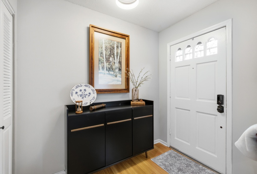 1747 CROOKED CREEK LN, Germantown, Tennessee 38138, 2 Bedrooms Bedrooms, 4 Rooms Rooms,2.1 BathroomsBathrooms,Residential,For Sale,CROOKED CREEK,10224671