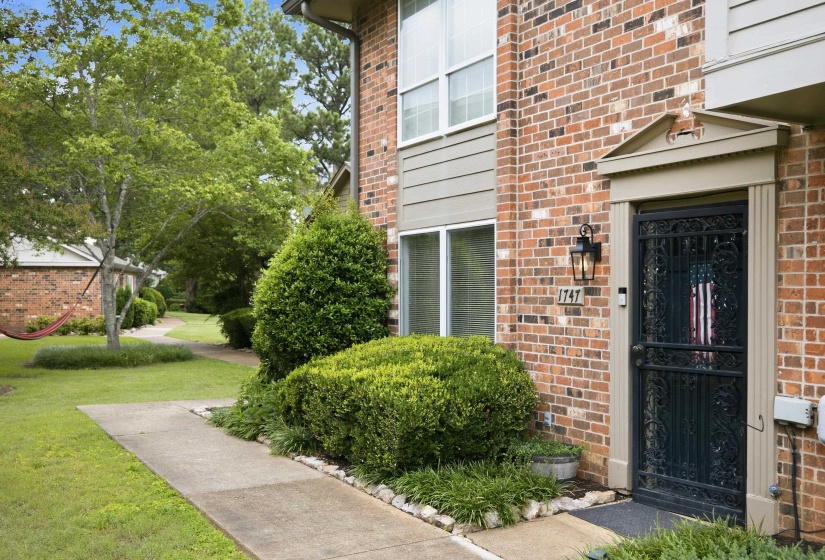 1747 CROOKED CREEK LN, Germantown, Tennessee 38138, 2 Bedrooms Bedrooms, 4 Rooms Rooms,2.1 BathroomsBathrooms,Residential,For Sale,CROOKED CREEK,10224671