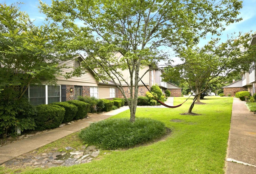 1747 CROOKED CREEK LN, Germantown, Tennessee 38138, 2 Bedrooms Bedrooms, 4 Rooms Rooms,2.1 BathroomsBathrooms,Residential,For Sale,CROOKED CREEK,10224671