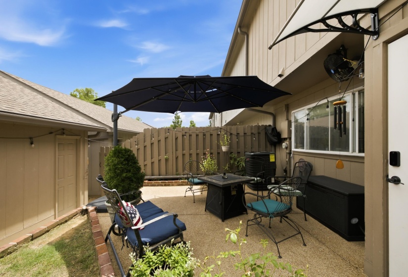 1747 CROOKED CREEK LN, Germantown, Tennessee 38138, 2 Bedrooms Bedrooms, 4 Rooms Rooms,2.1 BathroomsBathrooms,Residential,For Sale,CROOKED CREEK,10224671