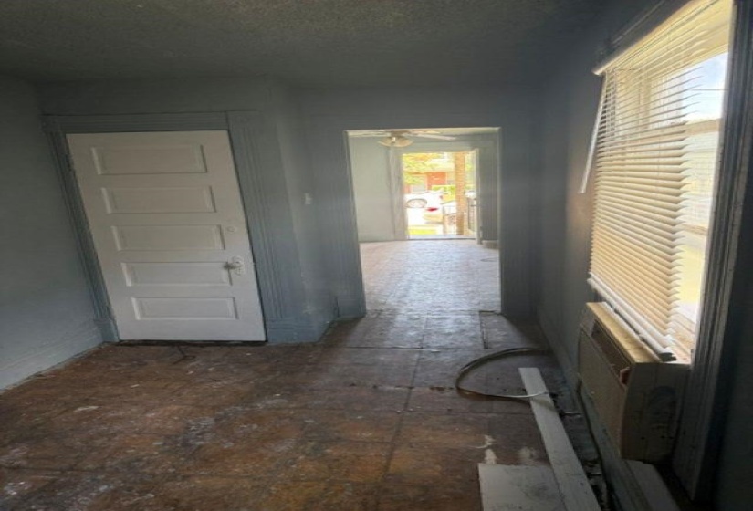 292 DECATUR ST, Memphis, Tennessee 38105, 2 Bedrooms Bedrooms, 4 Rooms Rooms,1 BathroomBathrooms,Residential,For Sale,DECATUR,10224673