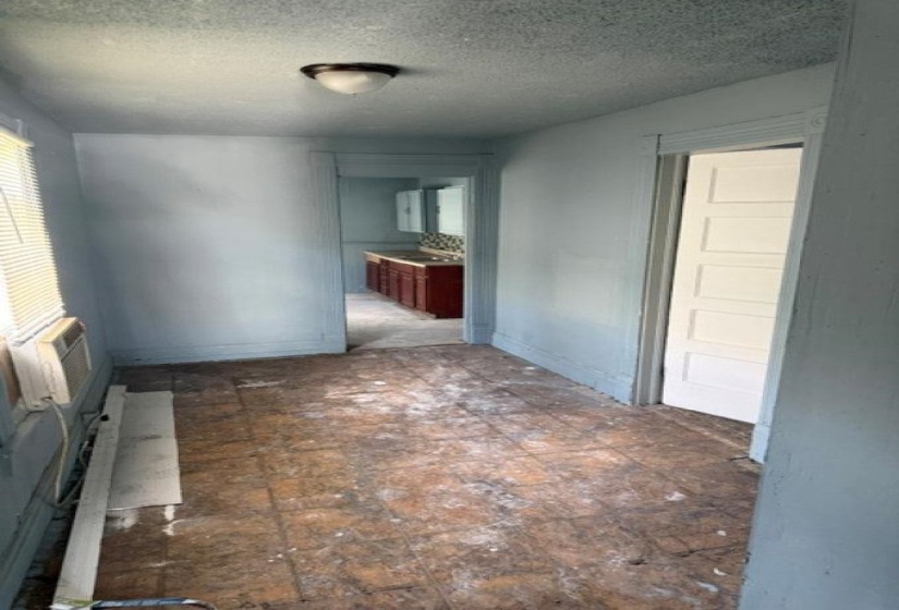 292 DECATUR ST, Memphis, Tennessee 38105, 2 Bedrooms Bedrooms, 4 Rooms Rooms,1 BathroomBathrooms,Residential,For Sale,DECATUR,10224673