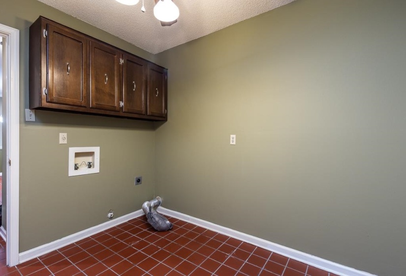 6869 WYTHAM DR, Memphis, Tennessee 38119, 4 Bedrooms Bedrooms, 8 Rooms Rooms,2.1 BathroomsBathrooms,Residential,For Sale,WYTHAM,10224685