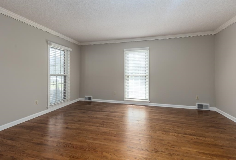 6869 WYTHAM DR, Memphis, Tennessee 38119, 4 Bedrooms Bedrooms, 8 Rooms Rooms,2.1 BathroomsBathrooms,Residential,For Sale,WYTHAM,10224685