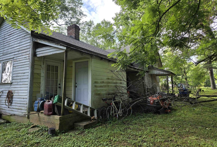 236 WILLOW DR, Adamsville, Tennessee 38310, 2 Bedroom Bedrooms, 7 Room Rooms,1 BathroomBathrooms,Residential,For Sale,WILLOW,0,10224694