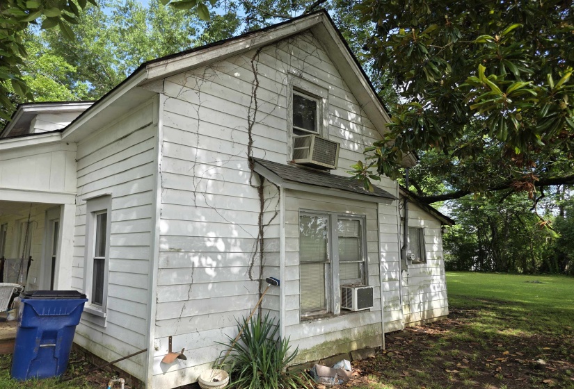 236 WILLOW DR, Adamsville, Tennessee 38310, 2 Bedroom Bedrooms, 7 Room Rooms,1 BathroomBathrooms,Residential,For Sale,WILLOW,0,10224694