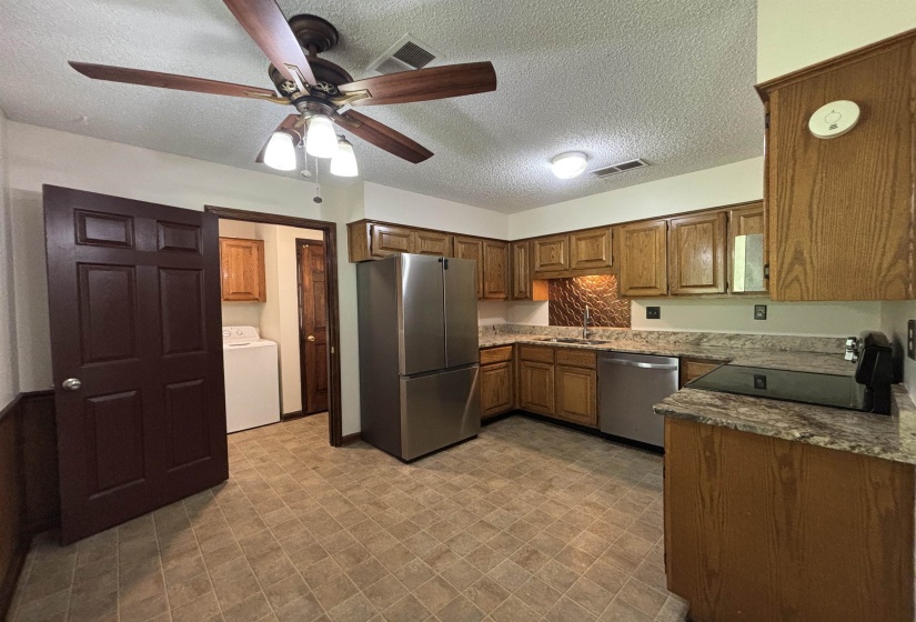 1153 VERLINGTON DR, Collierville, Tennessee 38017, 3 Bedrooms Bedrooms, 5 Rooms Rooms,2 BathroomsBathrooms,Rental Properties,For Sale,VERLINGTON,10224500