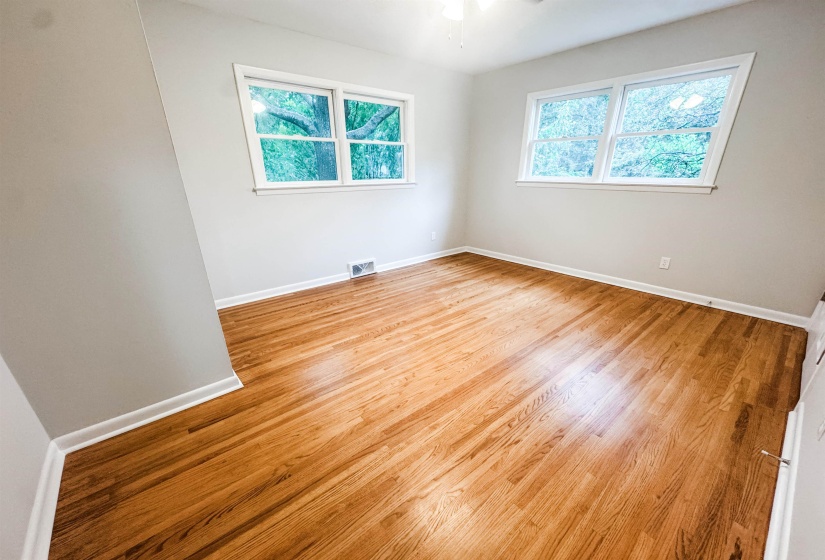 5504 NORMANDY RD, Memphis, Tennessee 38120, 3 Bedrooms Bedrooms, 7 Rooms Rooms,2.1 BathroomsBathrooms,Rental Properties,For Sale,NORMANDY,10224704