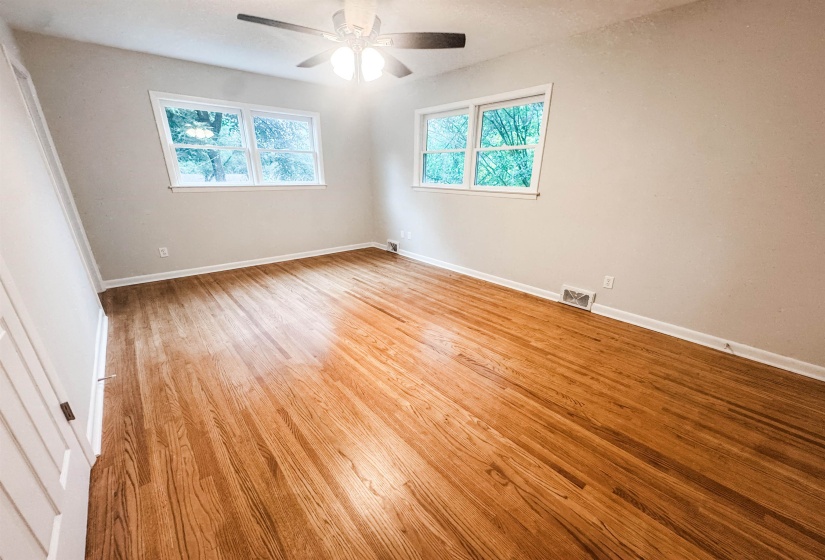 5504 NORMANDY RD, Memphis, Tennessee 38120, 3 Bedrooms Bedrooms, 7 Rooms Rooms,2.1 BathroomsBathrooms,Rental Properties,For Sale,NORMANDY,10224704