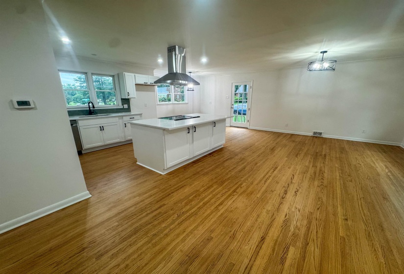 5504 NORMANDY RD, Memphis, Tennessee 38120, 3 Bedrooms Bedrooms, 7 Rooms Rooms,2.1 BathroomsBathrooms,Rental Properties,For Sale,NORMANDY,10224704